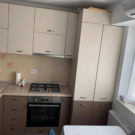 Lovely Bacau 1 Bedroom Apartment ภายนอก รูปภาพ