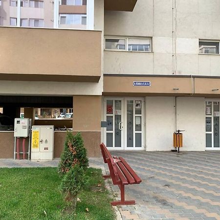 Lovely Bacau 1 Bedroom Apartment ภายนอก รูปภาพ