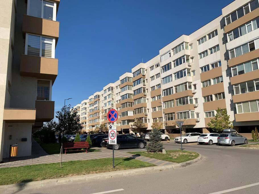 Lovely Bacau 1 Bedroom Apartment ภายนอก รูปภาพ