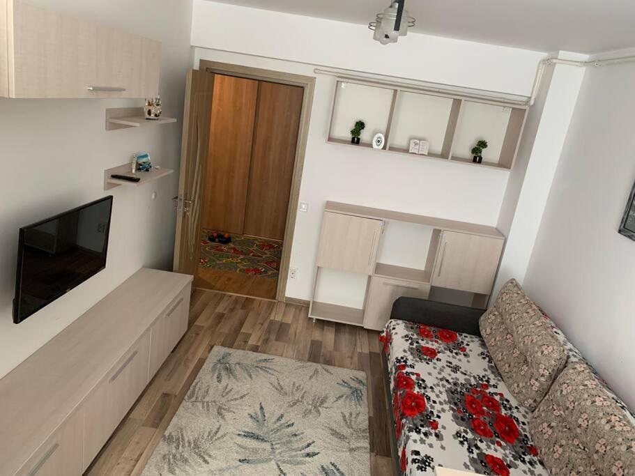 Lovely Bacau 1 Bedroom Apartment ภายนอก รูปภาพ